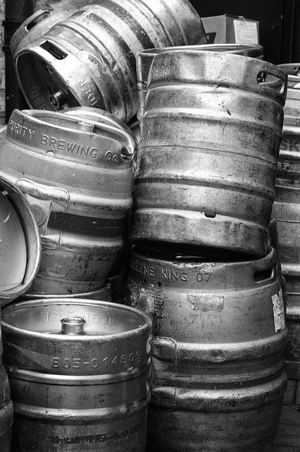 Metal beer kegs and barrels