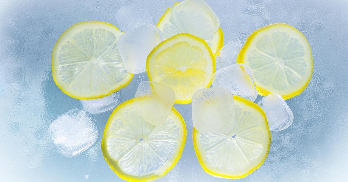 lemon slices on ice cubes
