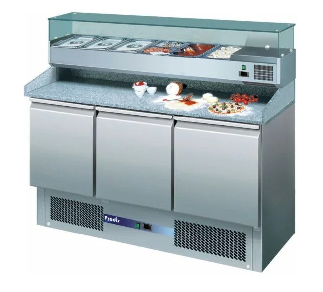 pizza prep counter with raised gastronorm pan section holding toppings and ingredients on countertop to make pizza